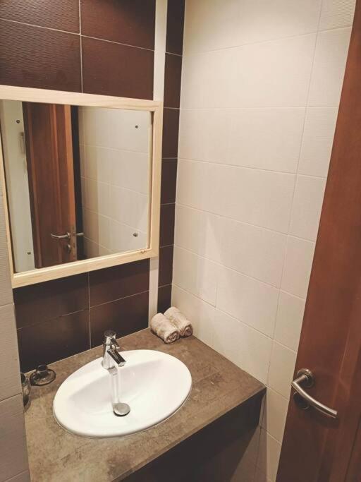 Tres Bel Appartement Idealement Place 拉马萨 外观 照片